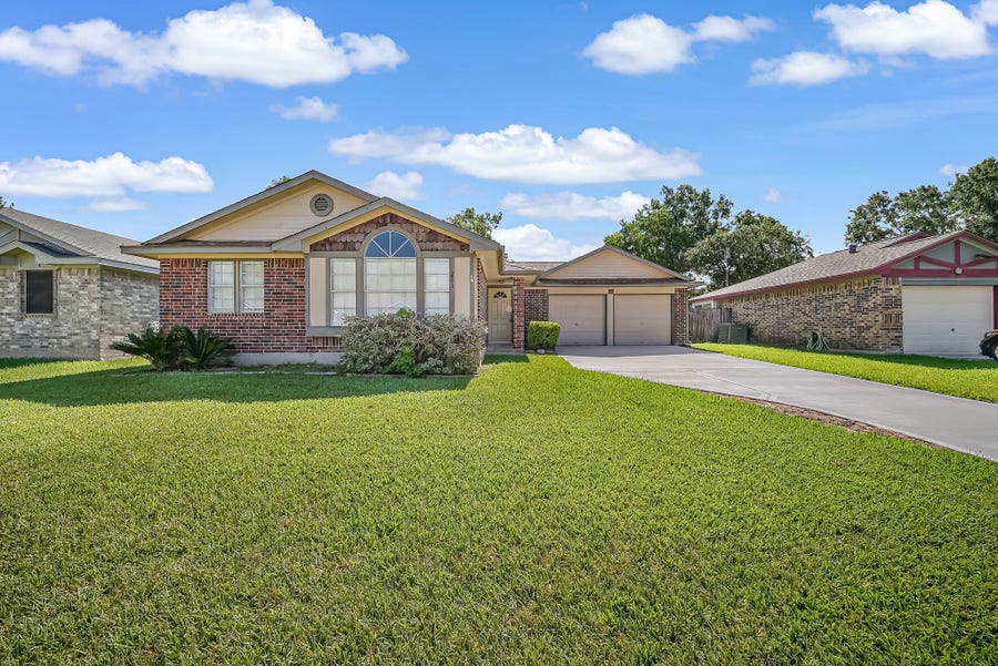 Property photo for 16897 Blue Jay Street, Conroe, TX