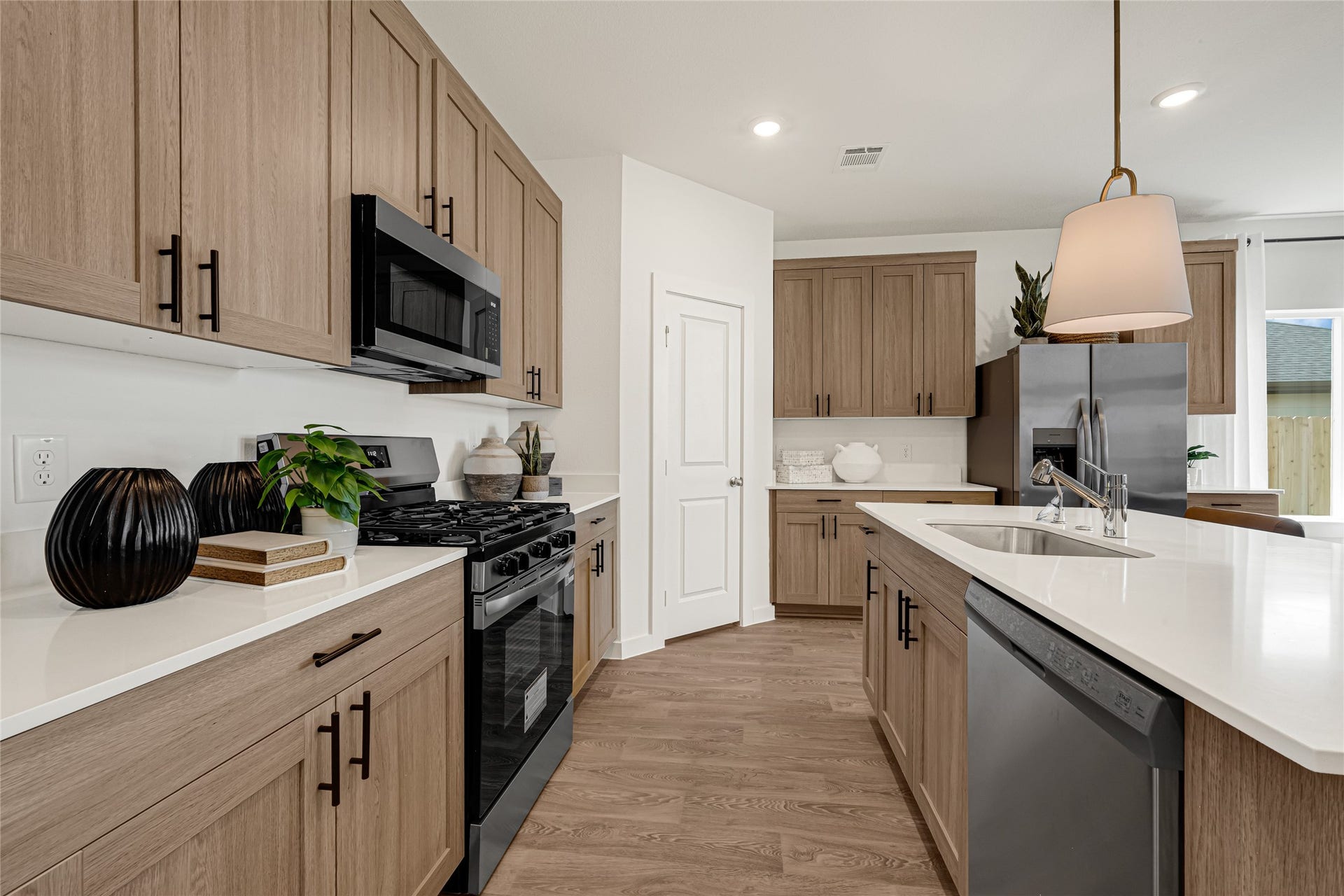 4831 Lemon Grove Drive, Rosenberg, TX 77469 *Images and 3D tour are for illustration only and options may vary from home as built.