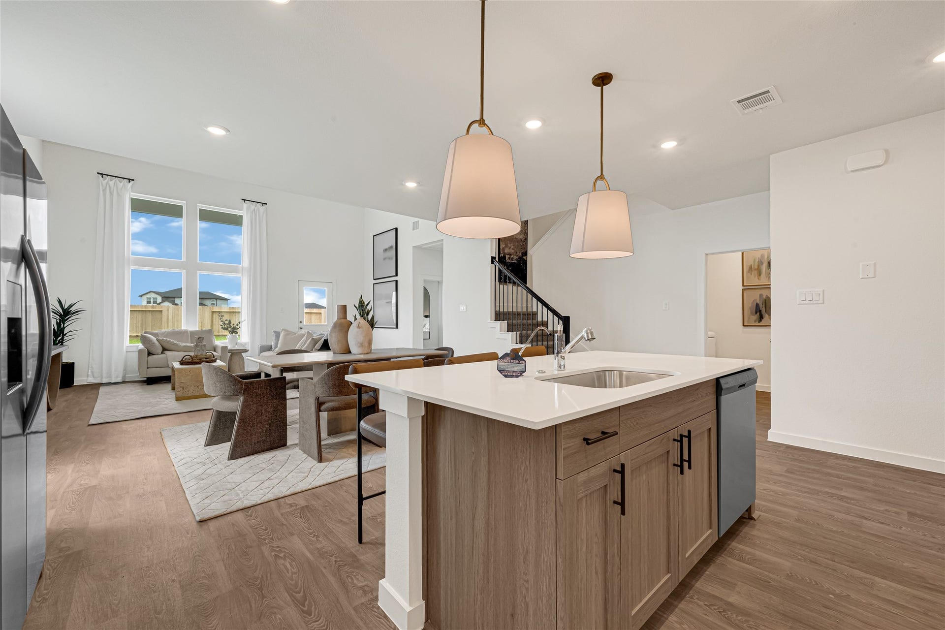 4831 Lemon Grove Drive, Rosenberg, TX 77469 *Images and 3D tour are for illustration only and options may vary from home as built.