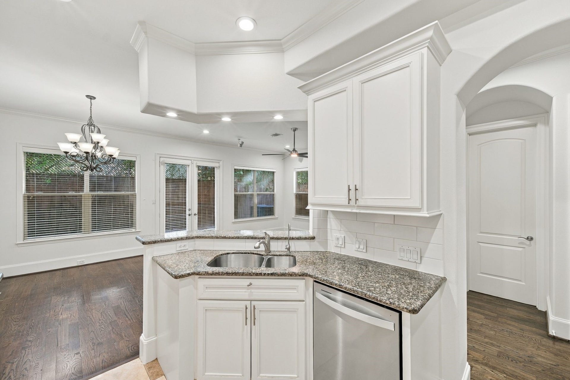 5531 Pine Street, #I, Houston, TX 77081 5531 Pine Street, #I, Houston, TX 77081