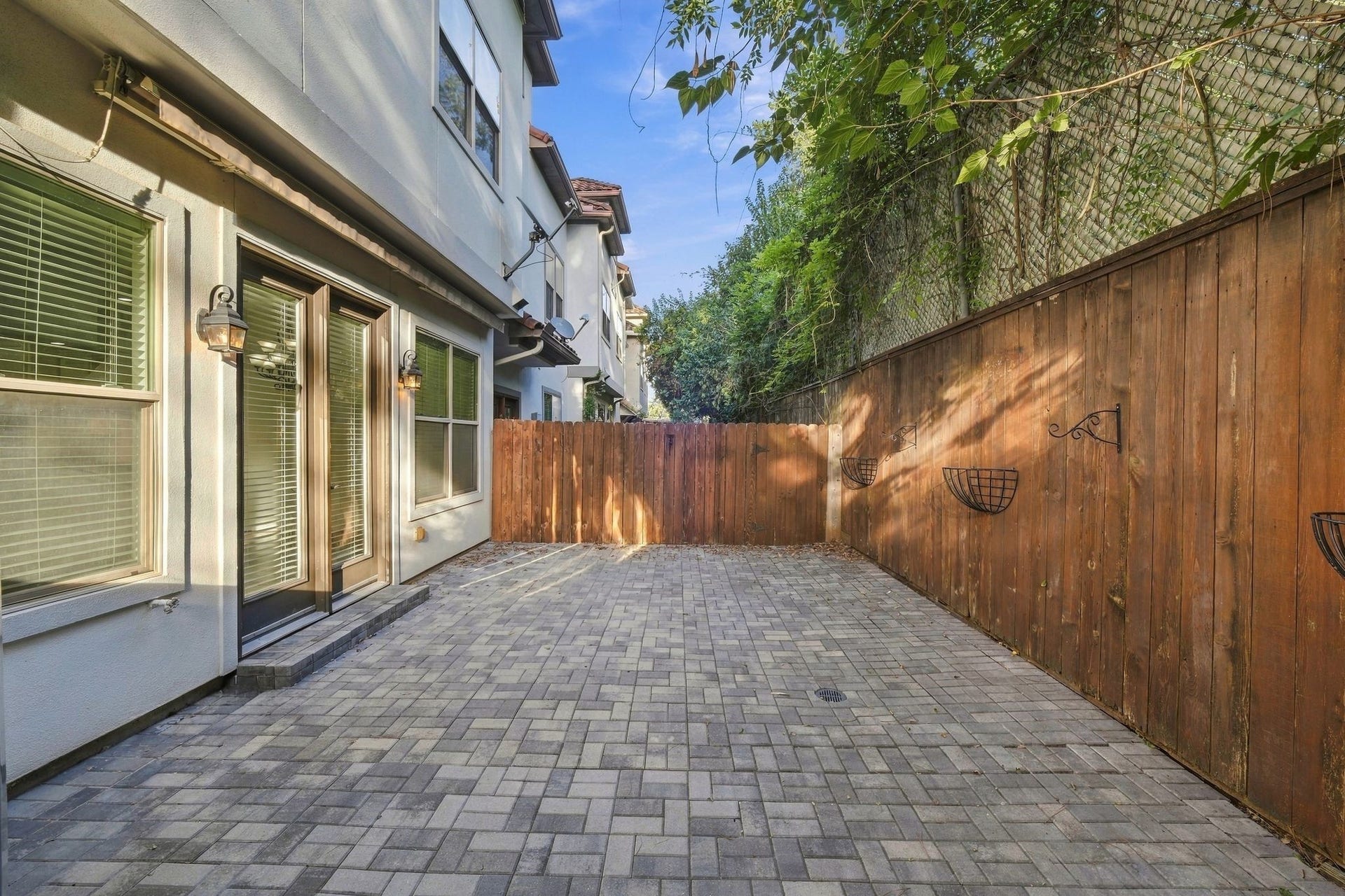 5531 Pine Street, #I, Houston, TX 77081 5531 Pine Street, #I, Houston, TX 77081