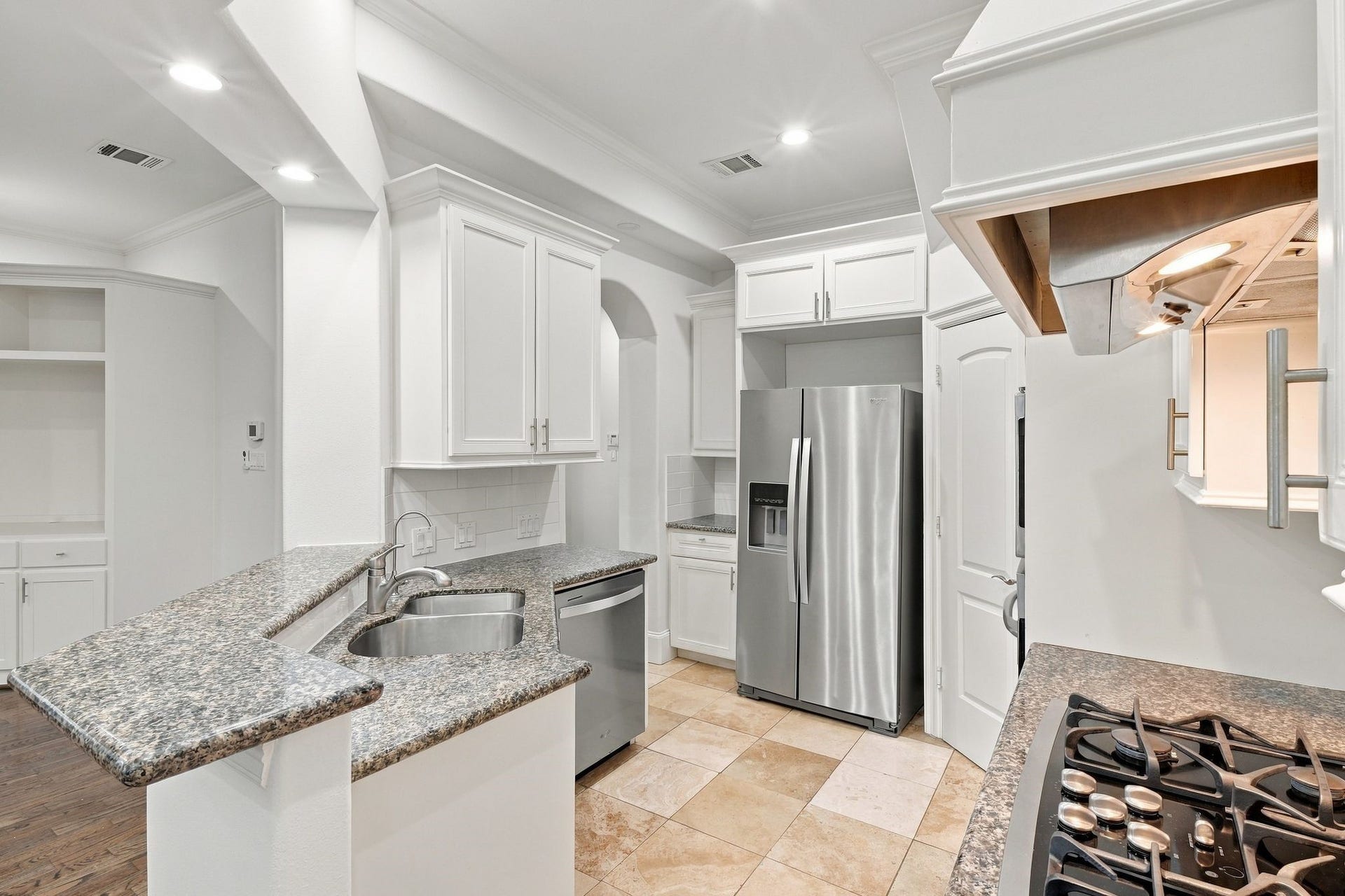 5531 Pine Street, #I, Houston, TX 77081 5531 Pine Street, #I, Houston, TX 77081