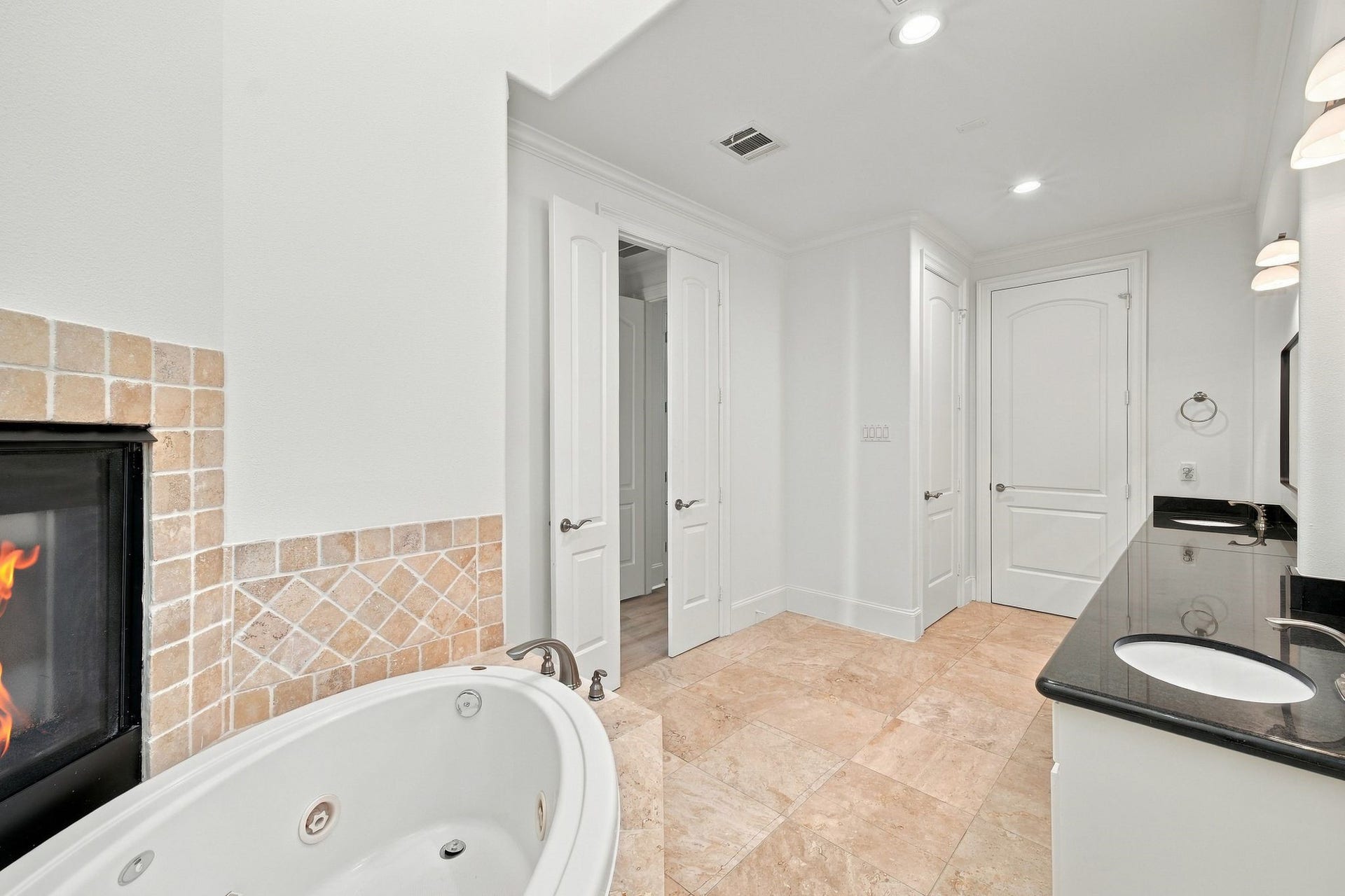 5531 Pine Street, #I, Houston, TX 77081 5531 Pine Street, #I, Houston, TX 77081