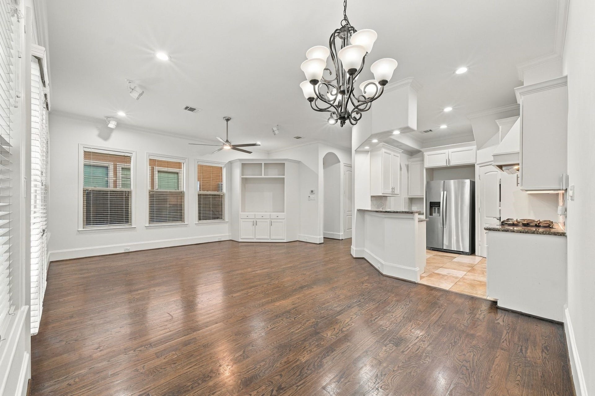 5531 Pine Street, #I, Houston, TX 77081 5531 Pine Street, #I, Houston, TX 77081
