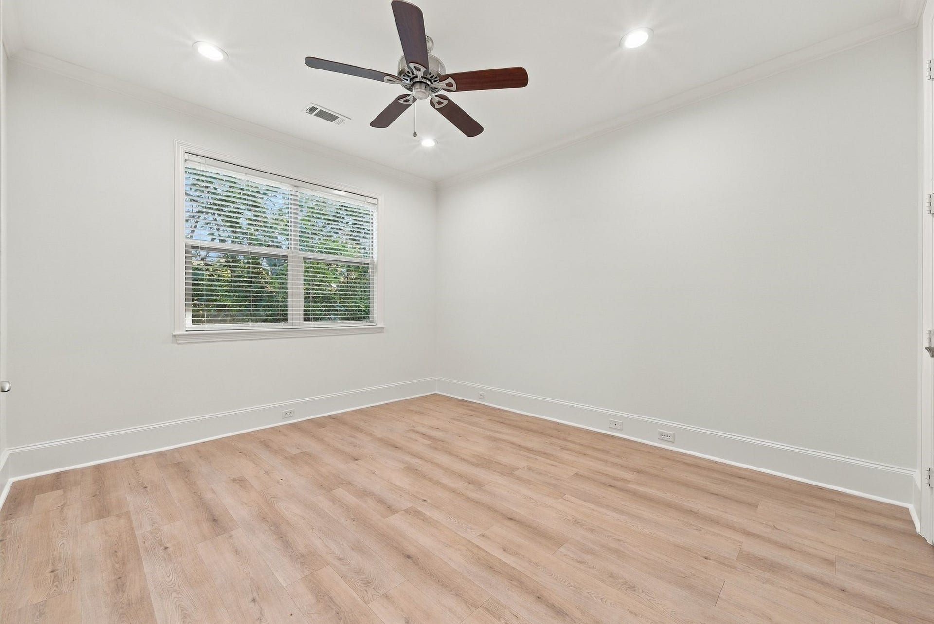 5531 Pine Street, #I, Houston, TX 77081 5531 Pine Street, #I, Houston, TX 77081