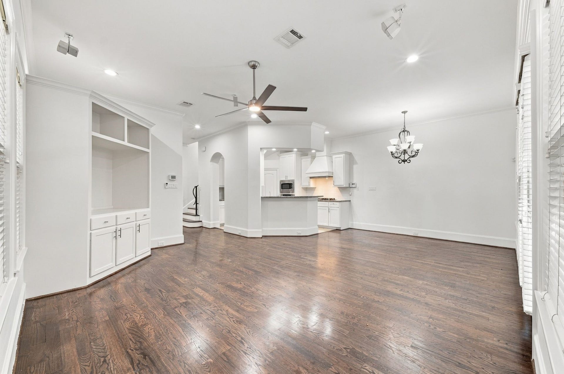 5531 Pine Street, #I, Houston, TX 77081 5531 Pine Street, #I, Houston, TX 77081