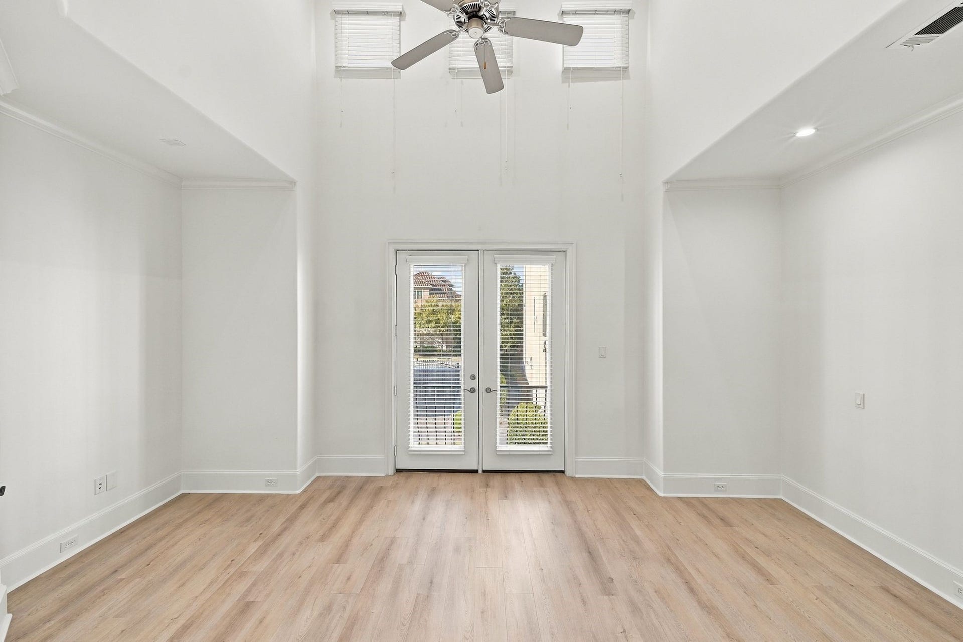 5531 Pine Street, #I, Houston, TX 77081 5531 Pine Street, #I, Houston, TX 77081