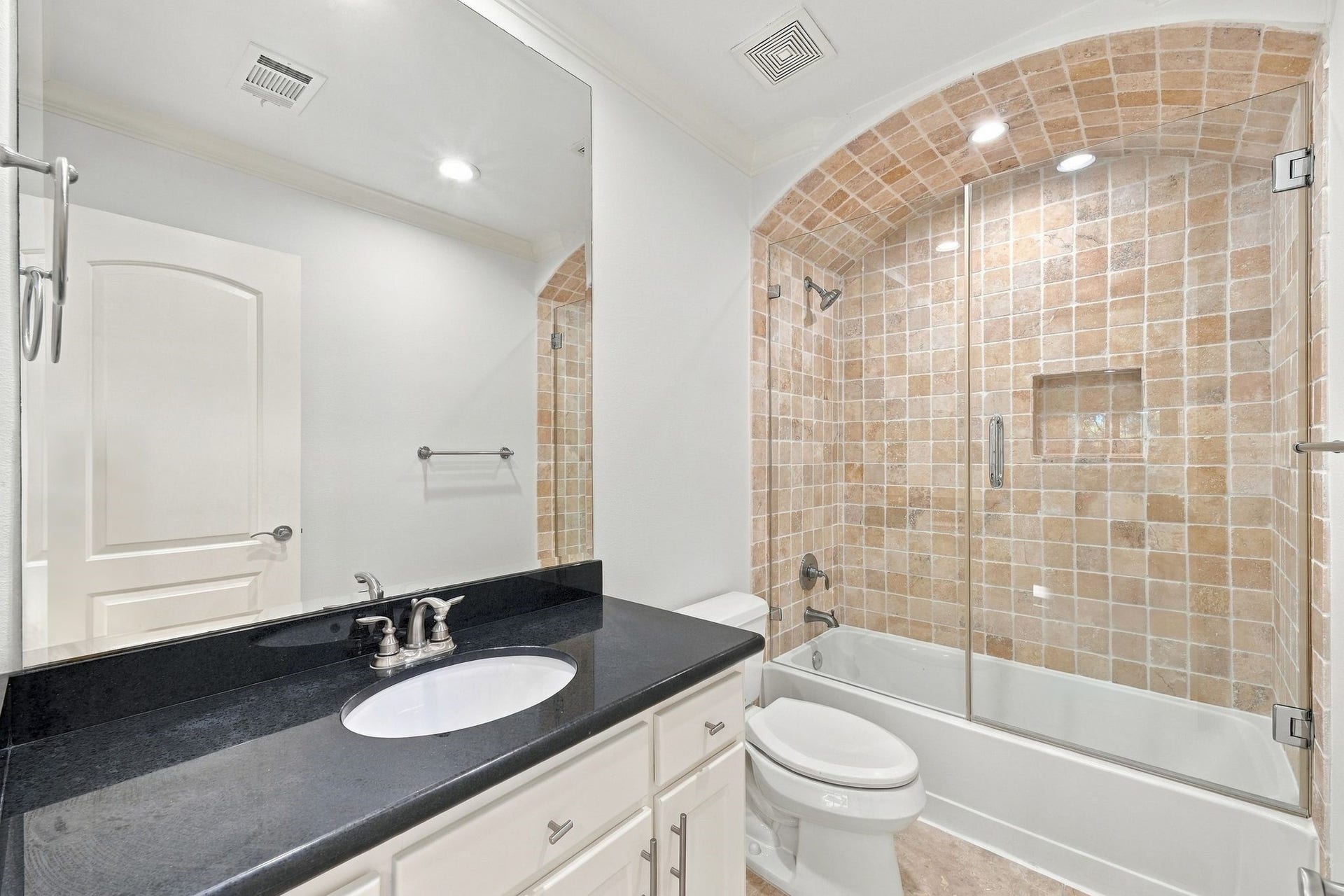 5531 Pine Street, #I, Houston, TX 77081 5531 Pine Street, #I, Houston, TX 77081