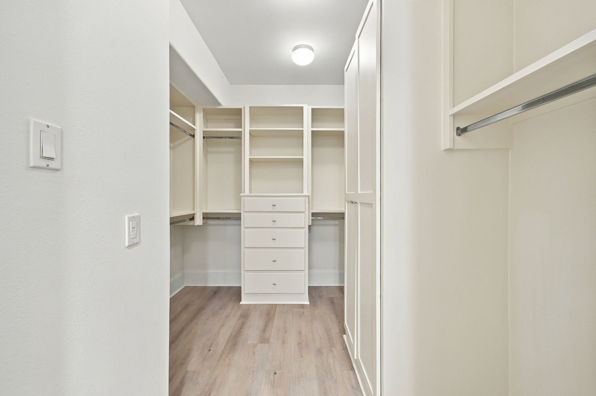 5531 Pine Street, #I, Houston, TX 77081 5531 Pine Street, #I, Houston, TX 77081