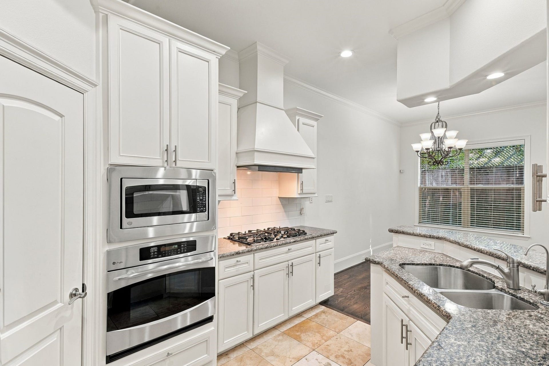 5531 Pine Street, #I, Houston, TX 77081 5531 Pine Street, #I, Houston, TX 77081