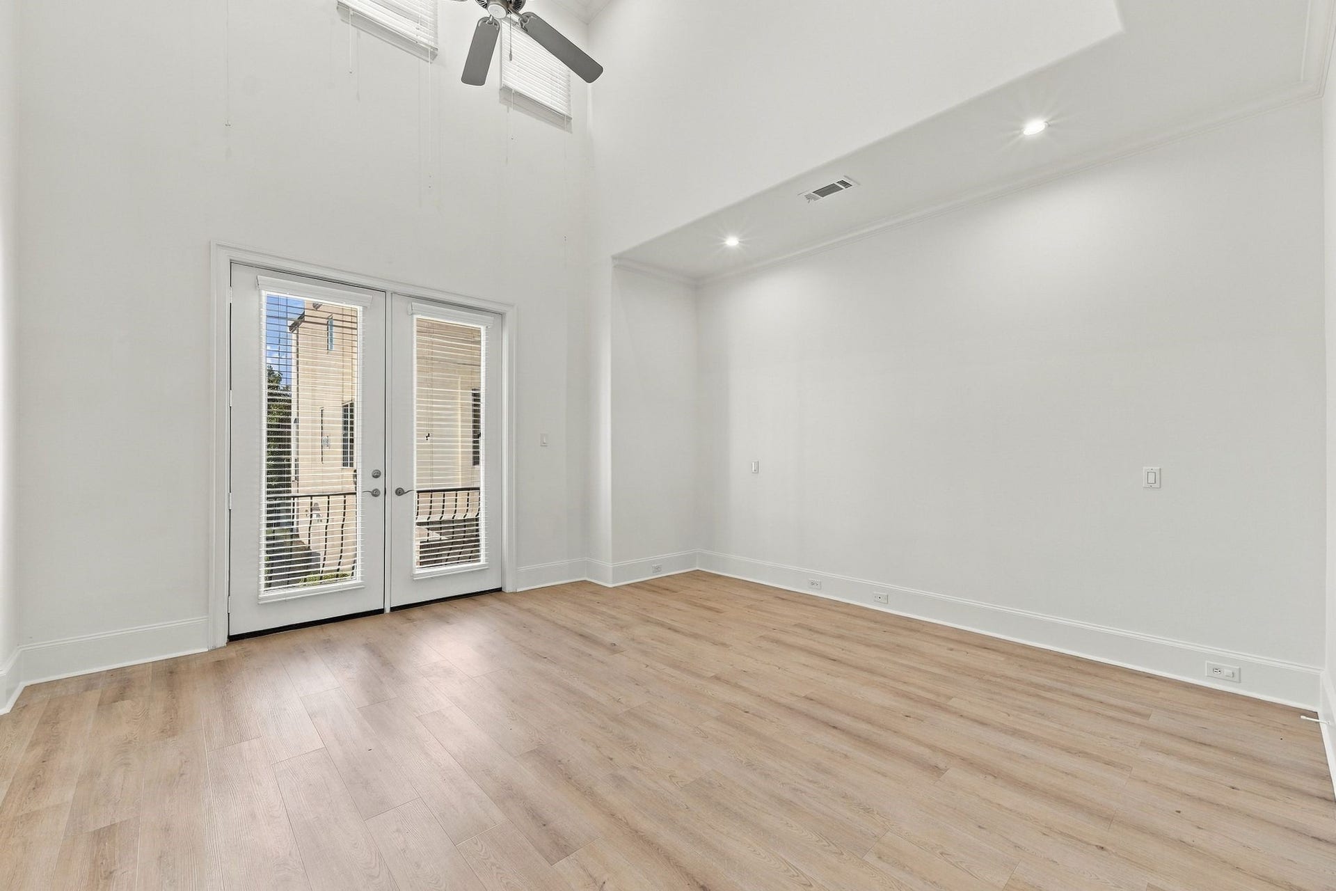 5531 Pine Street, #I, Houston, TX 77081 5531 Pine Street, #I, Houston, TX 77081