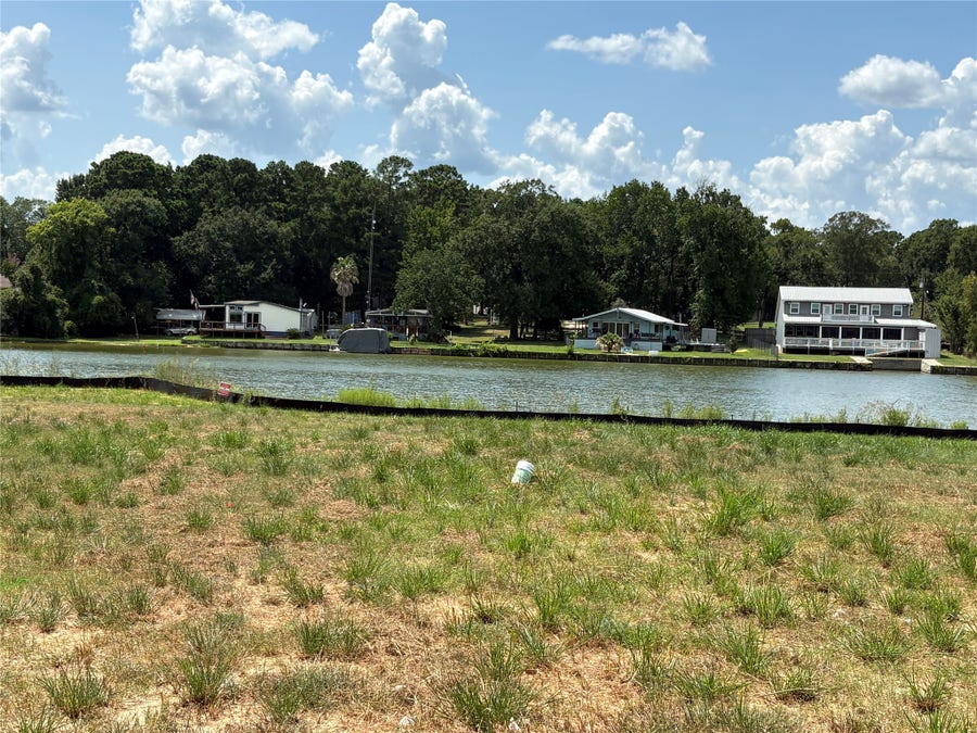 Property photo for 13264 Lake Conroe Bay Road, Willis, TX