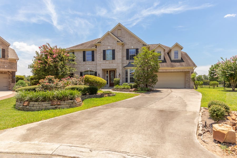 Property photo for 162 W Hullwood Court, Spring, TX