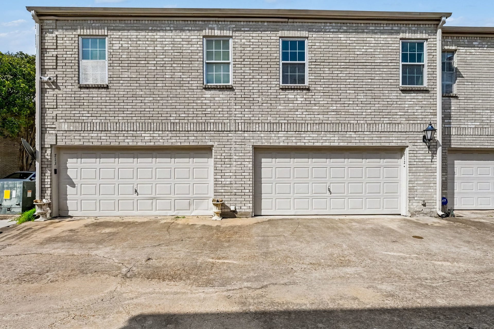 4001 Tanglewilde Street, #712, Houston, TX 77063 2 Car Garage