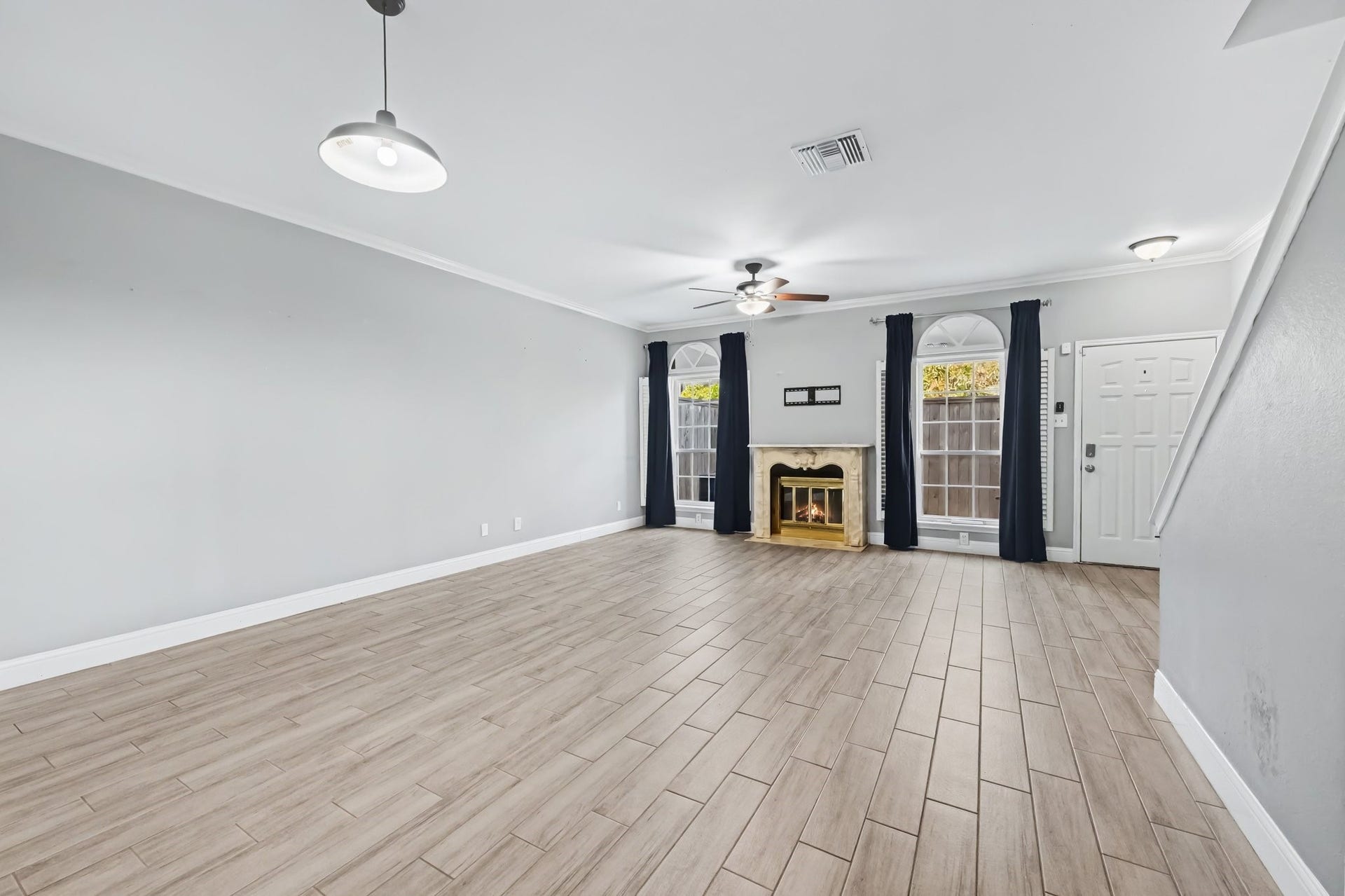 4001 Tanglewilde Street, #712, Houston, TX 77063 Living Room