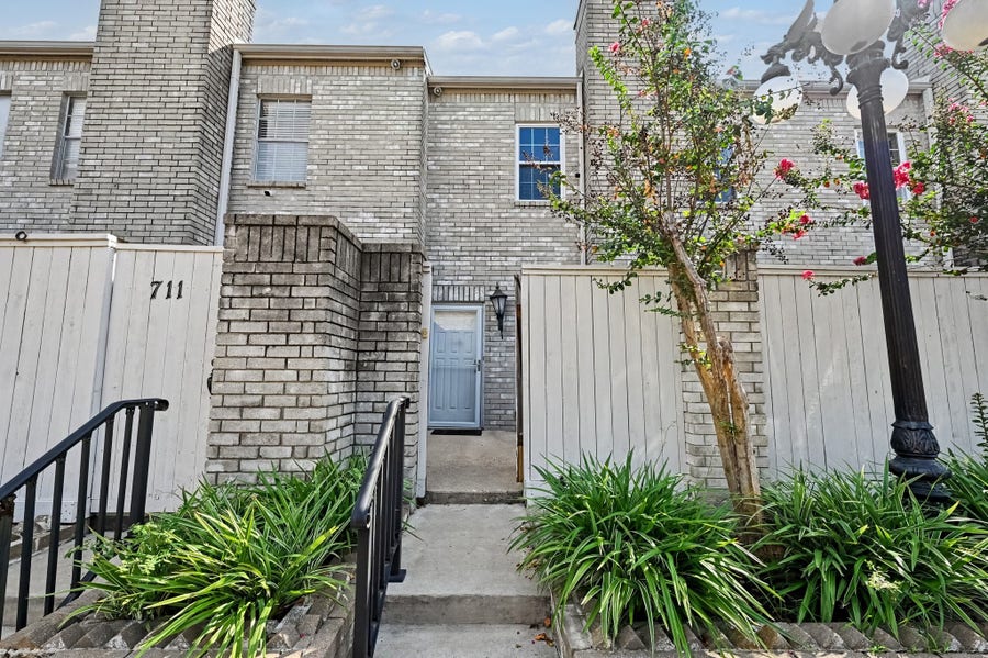 Property photo for 4001 Tanglewilde Street, #712, Houston, TX