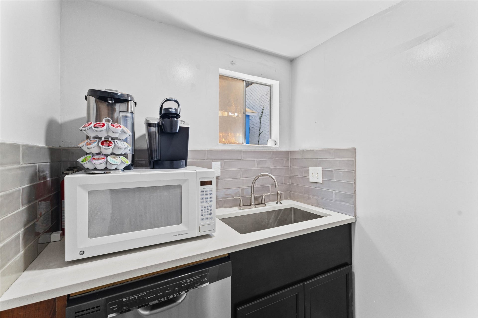 2511 Whitney, #A, Houston, TX 77006 2511 Whitney, #A, Houston, TX 77006