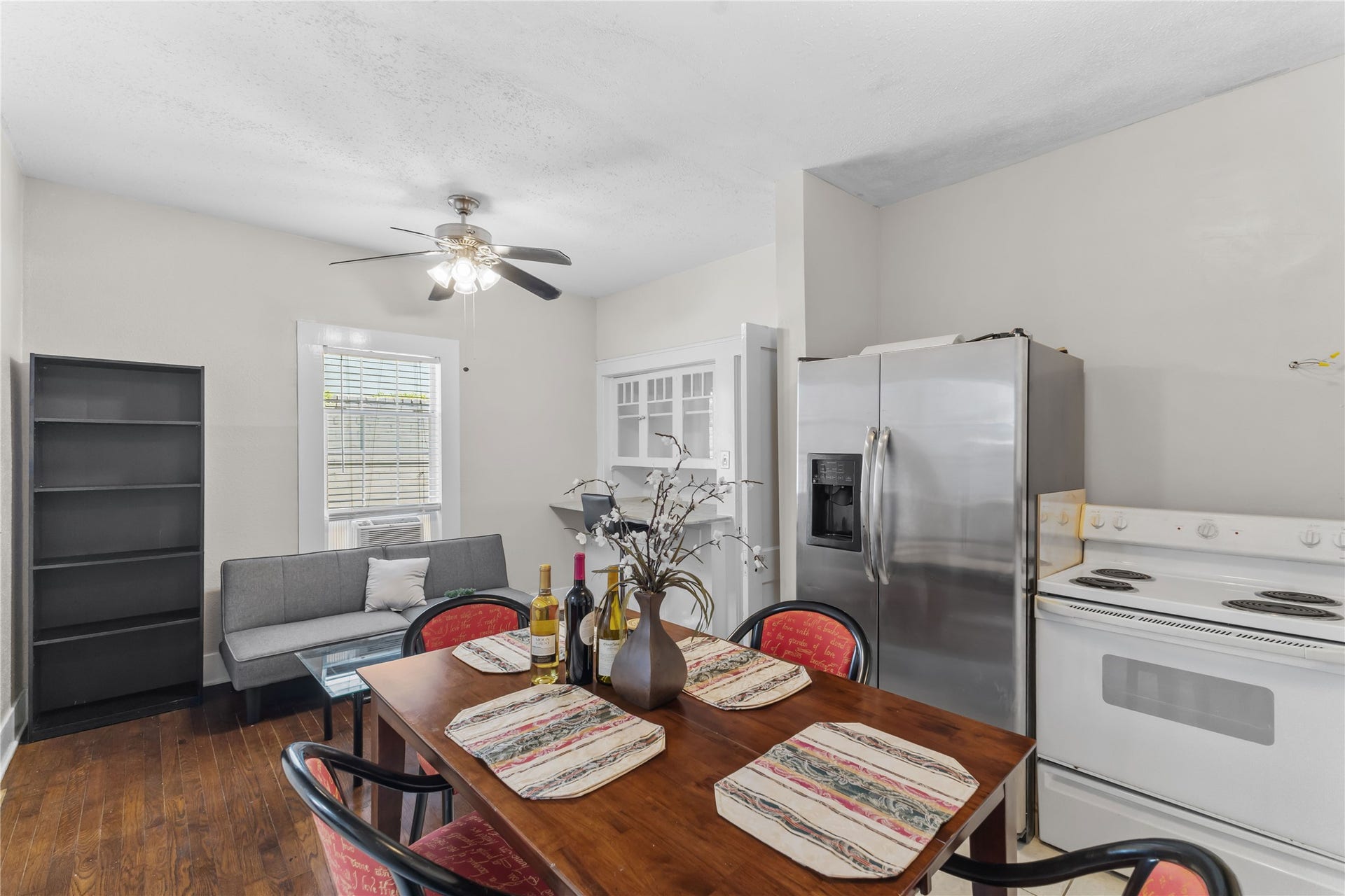 2511 Whitney, #A, Houston, TX 77006 2511 Whitney, #A, Houston, TX 77006