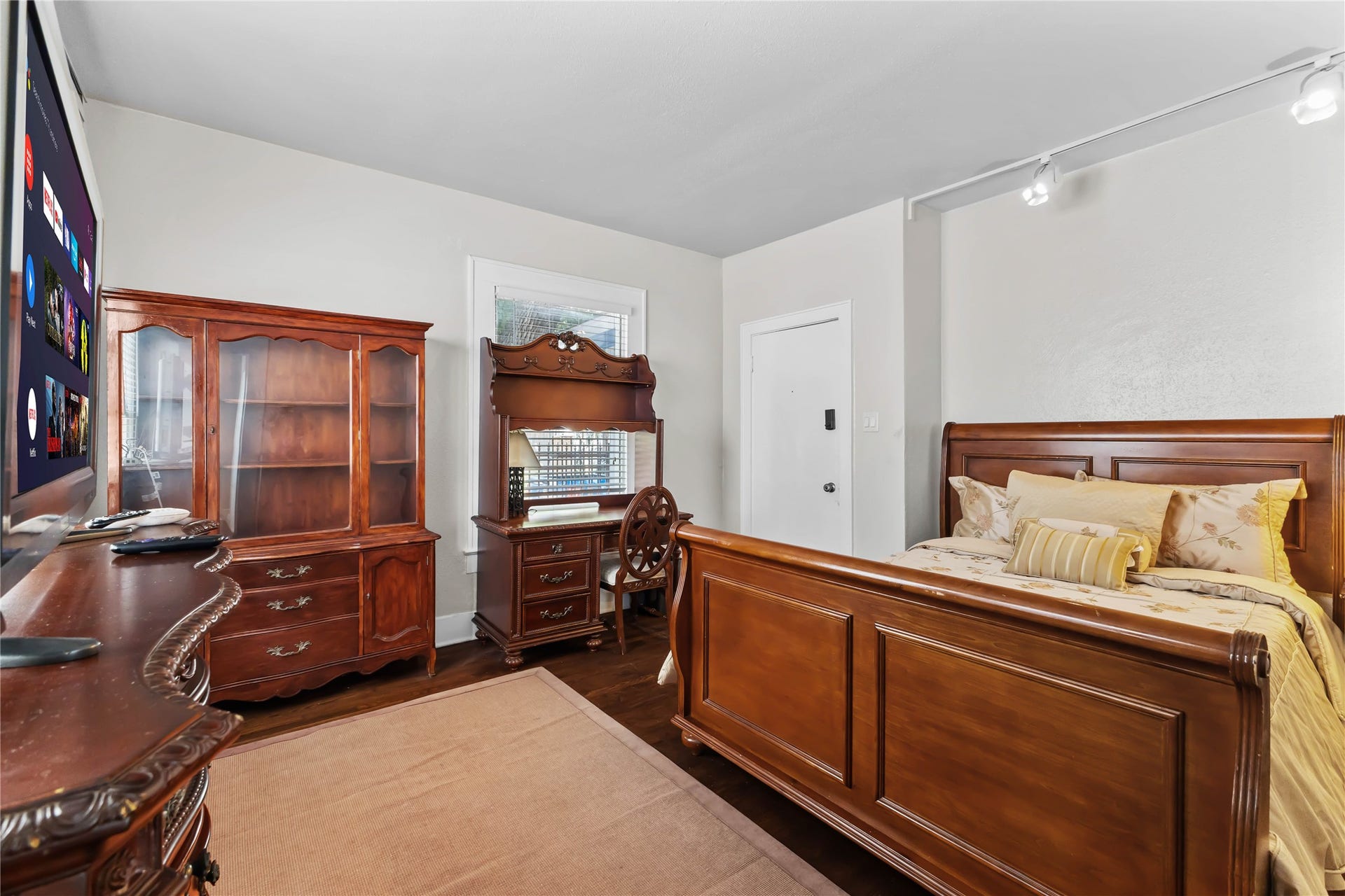 2511 Whitney, #A, Houston, TX 77006 2511 Whitney, #A, Houston, TX 77006