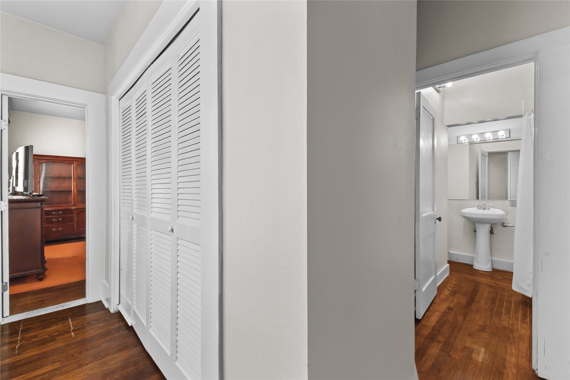 2511 Whitney, #A, Houston, TX 77006 2511 Whitney, #A, Houston, TX 77006
