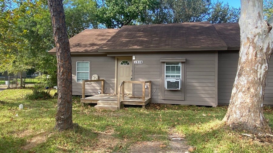 Property photo for 1918 Oleander Drive, La Marque, TX