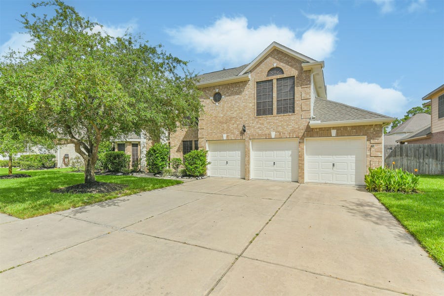 Property photo for 11918 Mariposa Canyon Drive, Tomball, TX