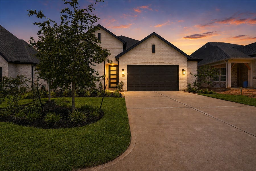 Property photo for 407 Flat Rock Trail, Conroe, TX