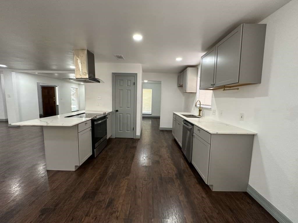 5850 Paisley Street, Houston, TX 77096 5850 Paisley Street, Houston, TX 77096