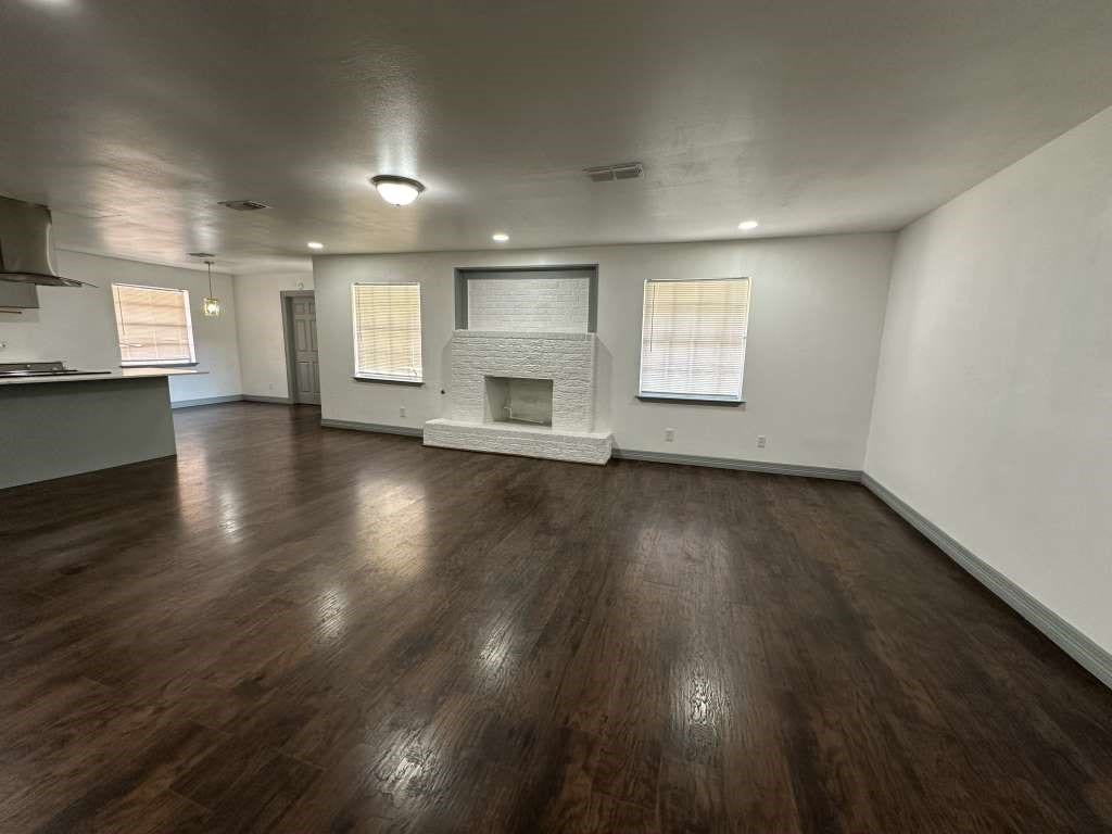 5850 Paisley Street, Houston, TX 77096 5850 Paisley Street, Houston, TX 77096