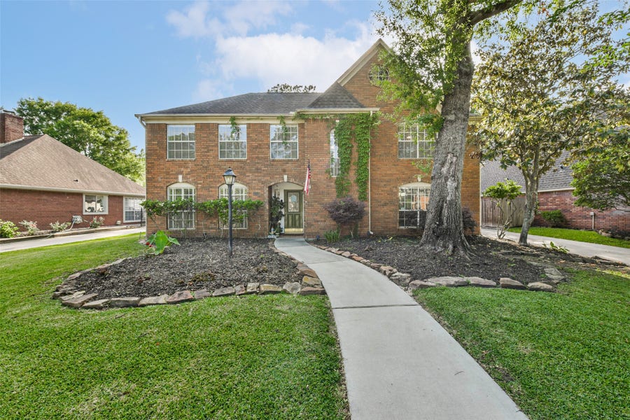 Property photo for 3319 Woodland View Drive, Houston, TX
