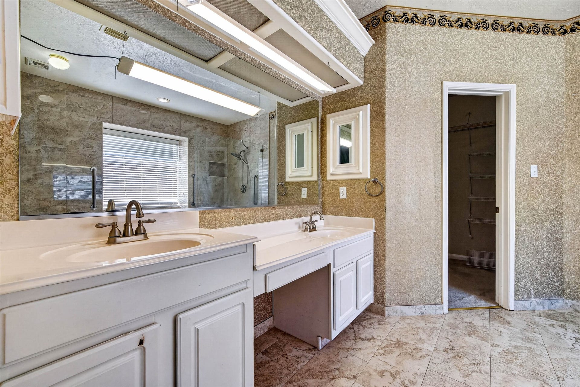 110 Annes Way, Stafford, TX 77477 110 Annes Way, Stafford, TX 77477