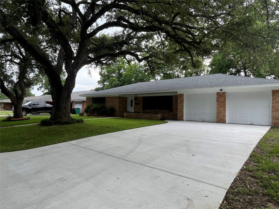 Property photo for 1704 Richardson Lane, Baytown, TX