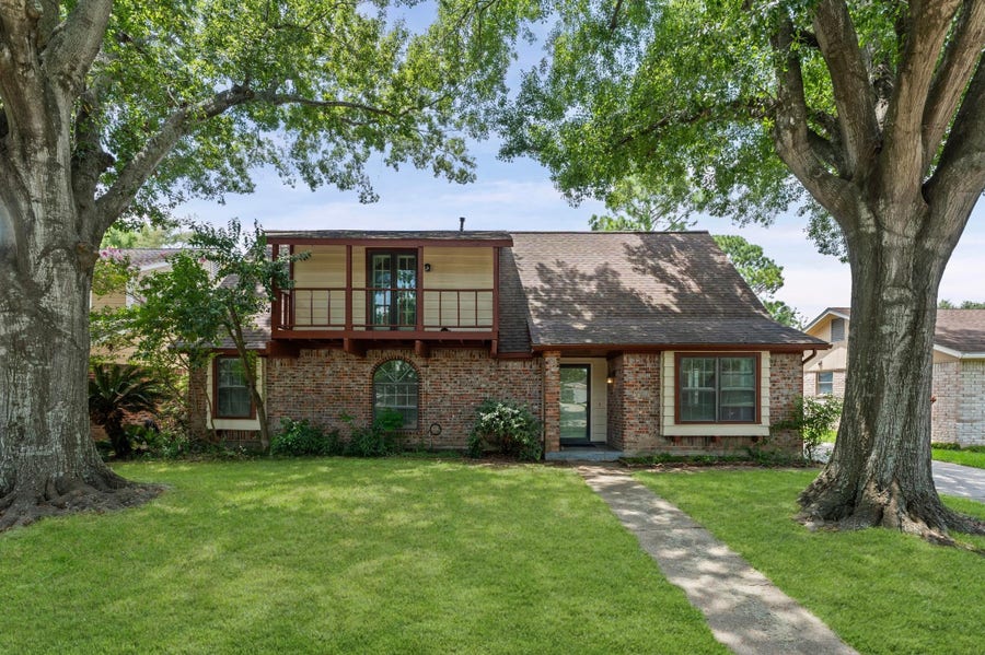 Property photo for 11914 Meadowtrail Lane, Meadows Place, TX