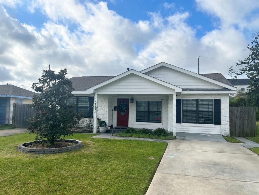 Property photo for 221 Hyta Street, Houston, TX