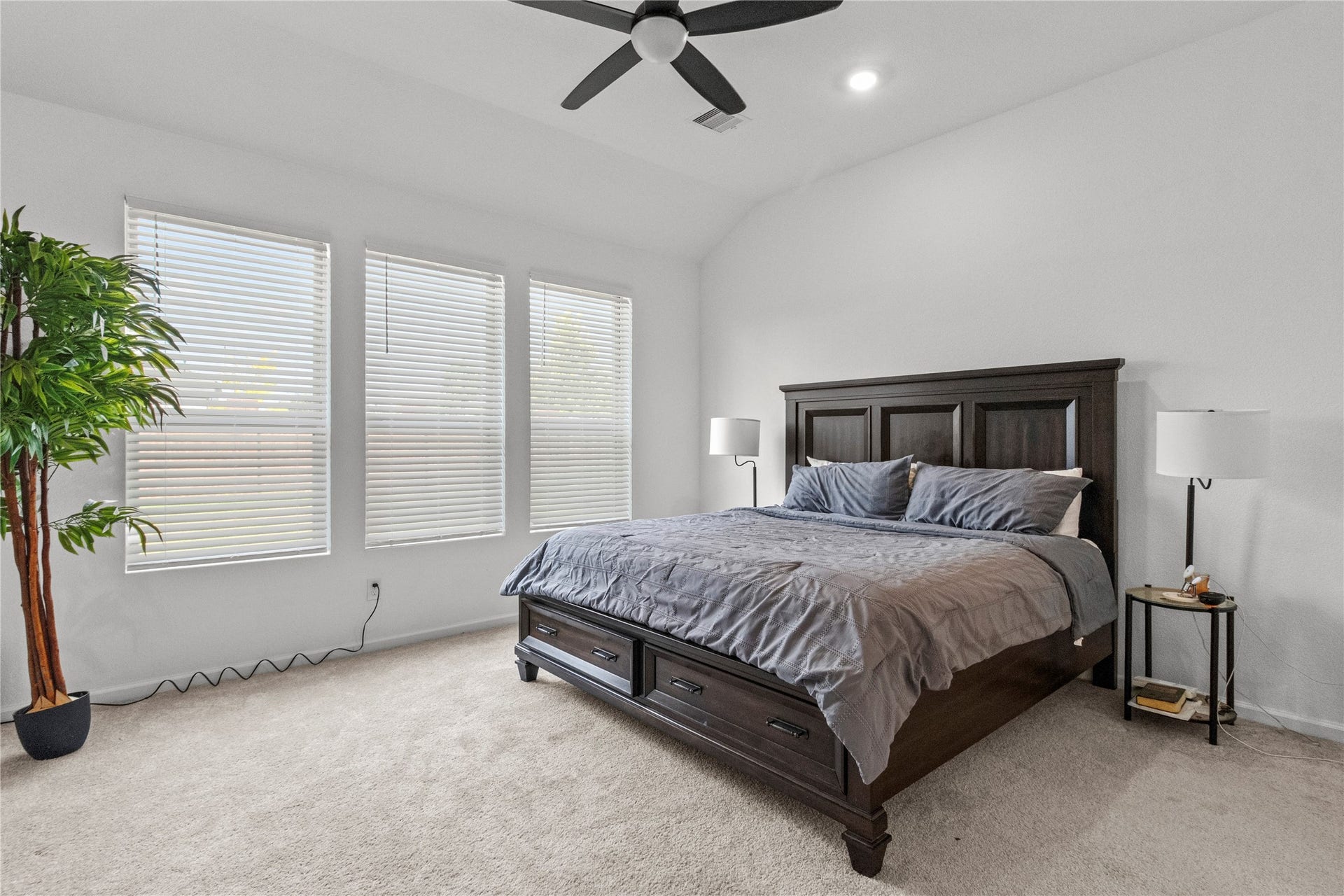 2909 Ballast Green Drive, La Marque, TX 77568 2909 Ballast Green Drive, La Marque, TX 77568