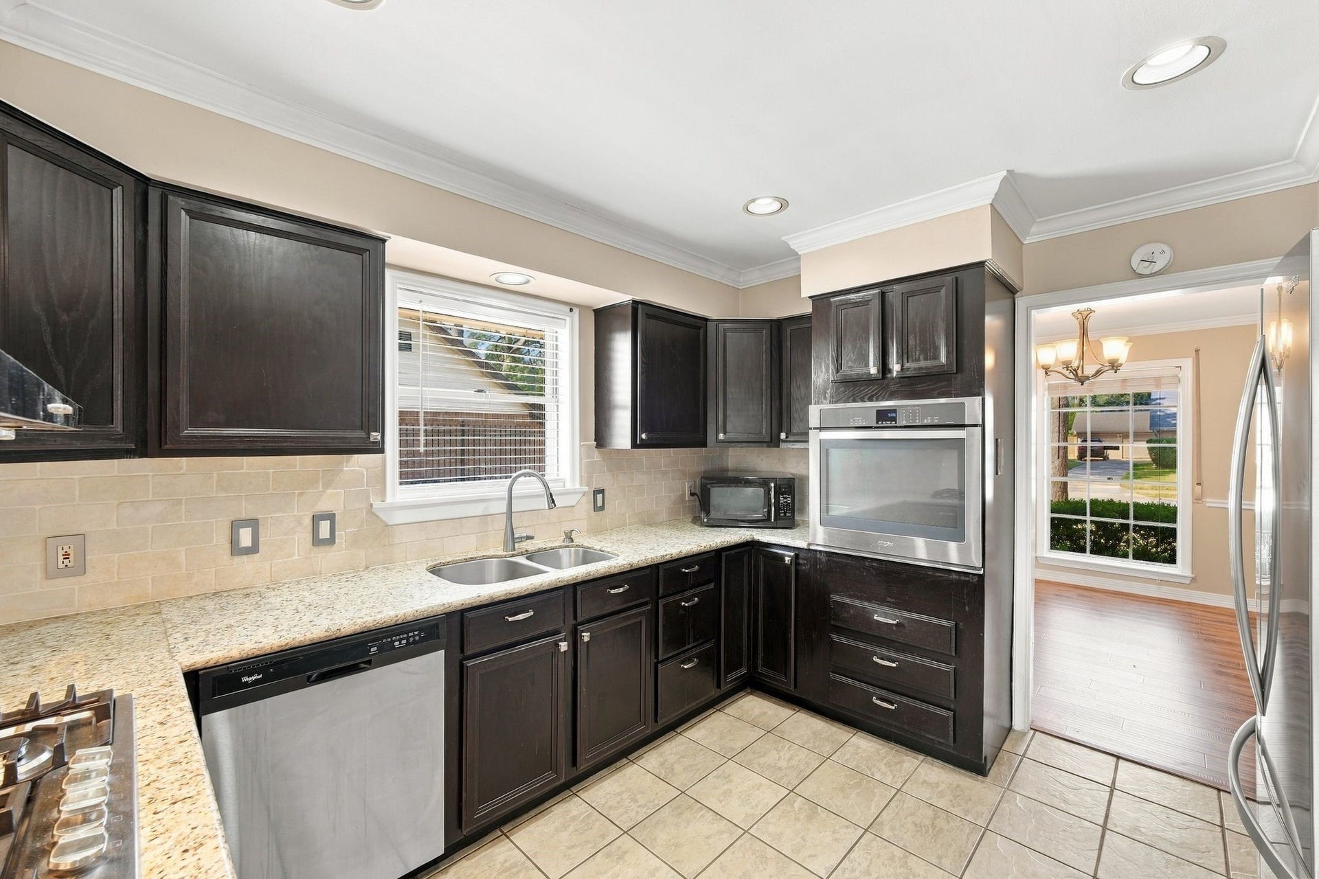 7823 Twin Hills Drive, Houston, TX 77071 7823 Twin Hills Drive, Houston, TX 77071