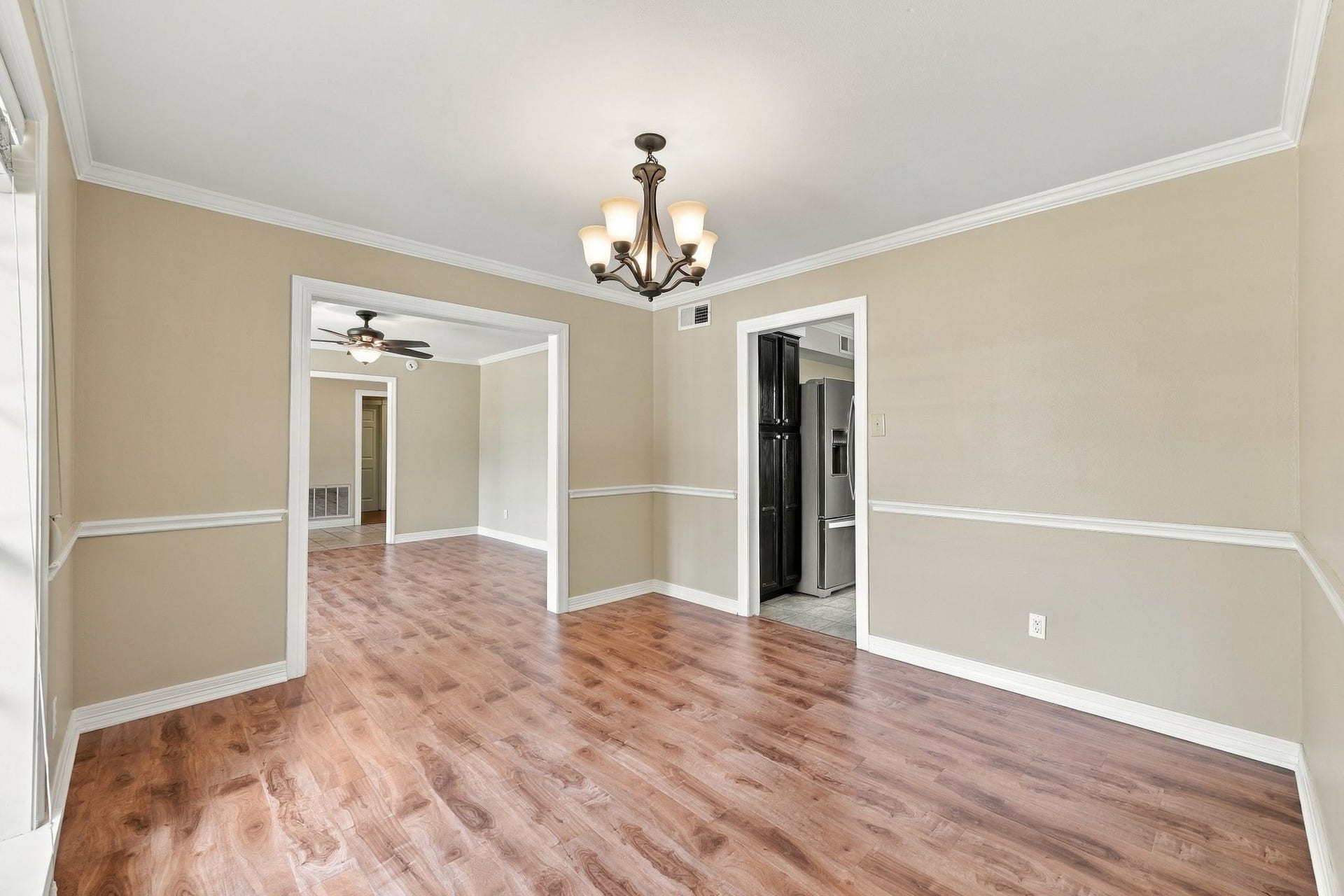 7823 Twin Hills Drive, Houston, TX 77071 7823 Twin Hills Drive, Houston, TX 77071