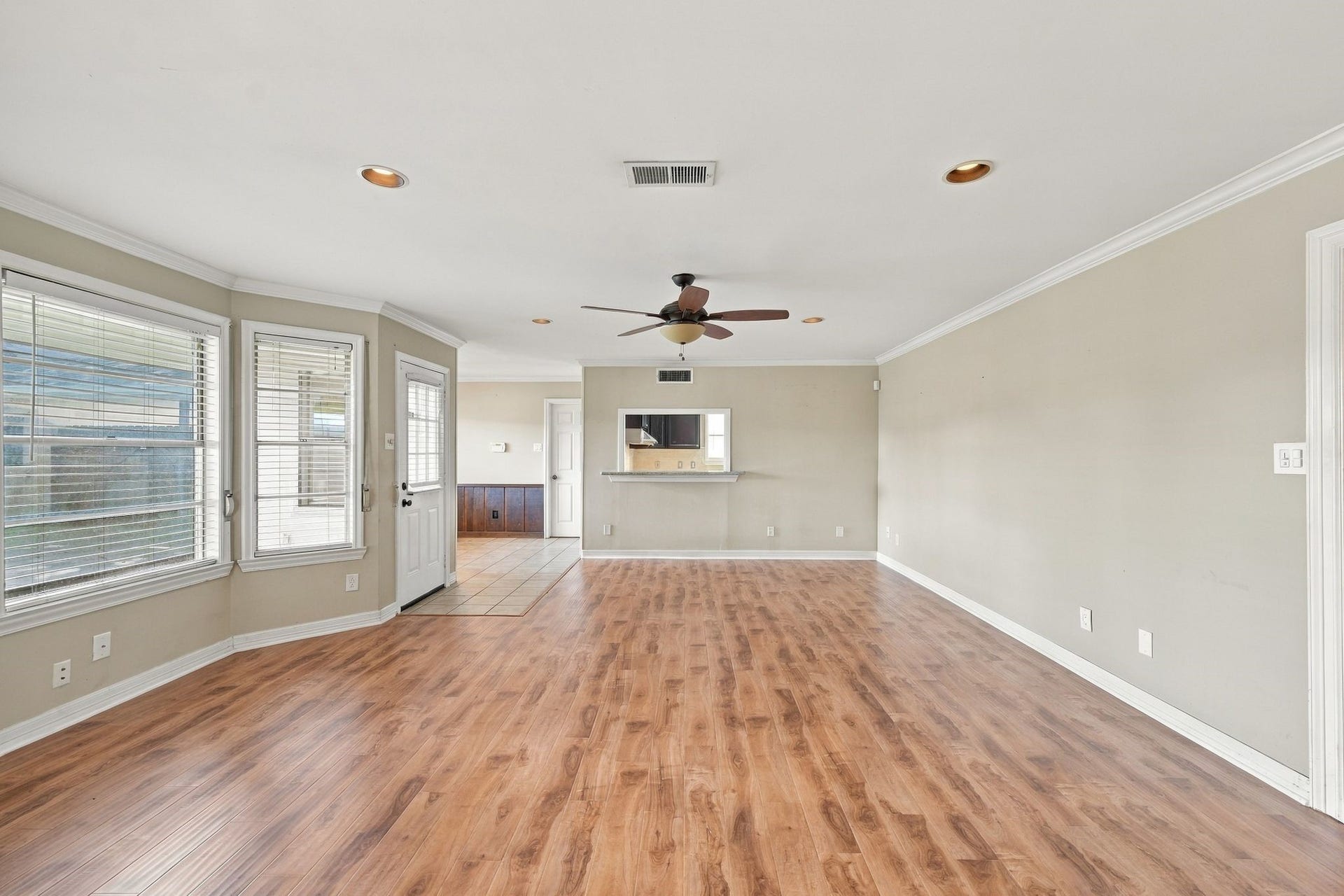 7823 Twin Hills Drive, Houston, TX 77071 7823 Twin Hills Drive, Houston, TX 77071