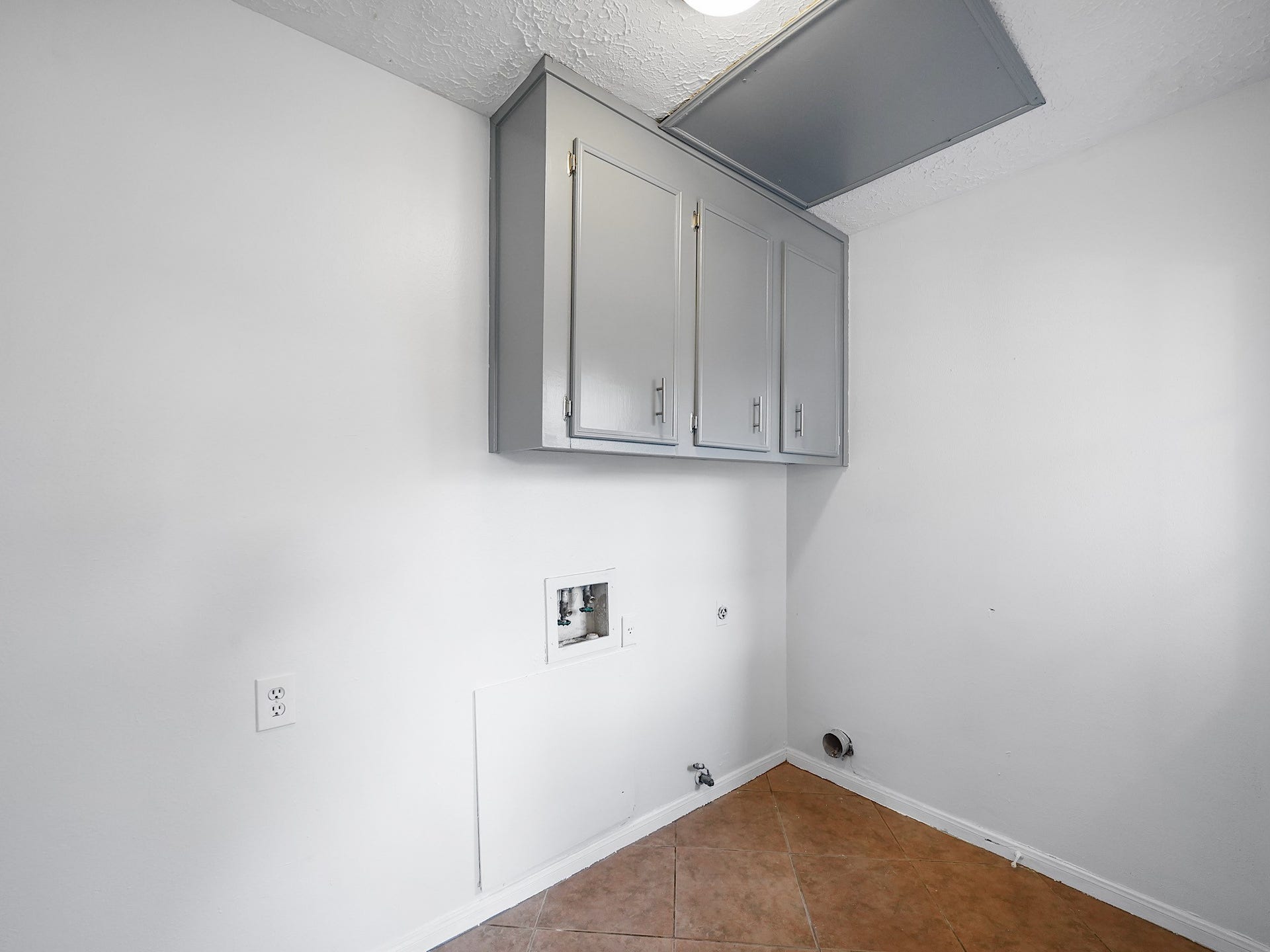 48 Chapparal Court, Missouri City, TX 77459 Laundry Room with Fresh Paint, Gas and Electric Hook Ups