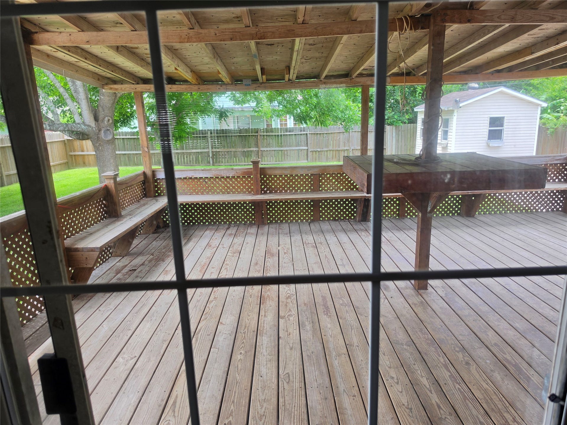 19168 County Road 669e, Alvin, TX 77511 Covered back deck