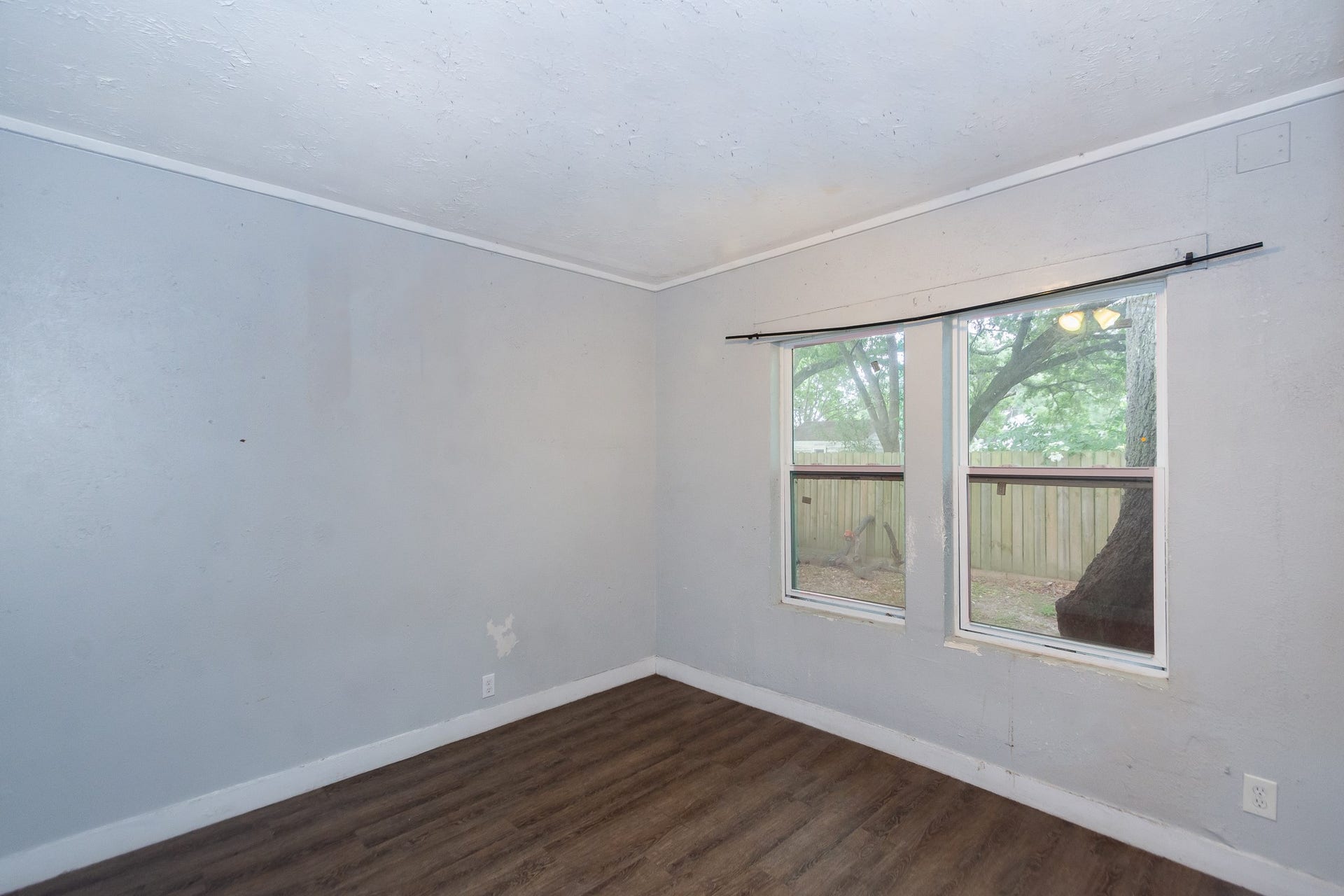 713 W Willis Street, Alvin, TX 77511 713 W Willis Street, Alvin, TX 77511