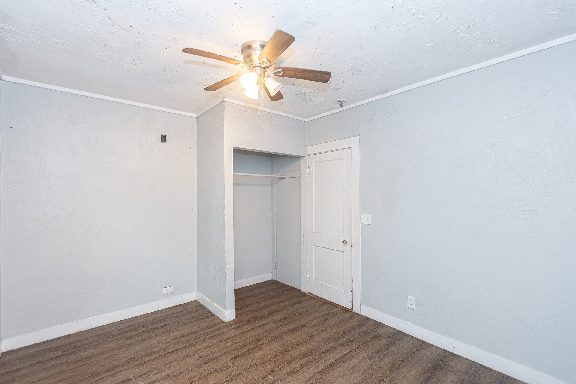 713 W Willis Street, Alvin, TX 77511 713 W Willis Street, Alvin, TX 77511