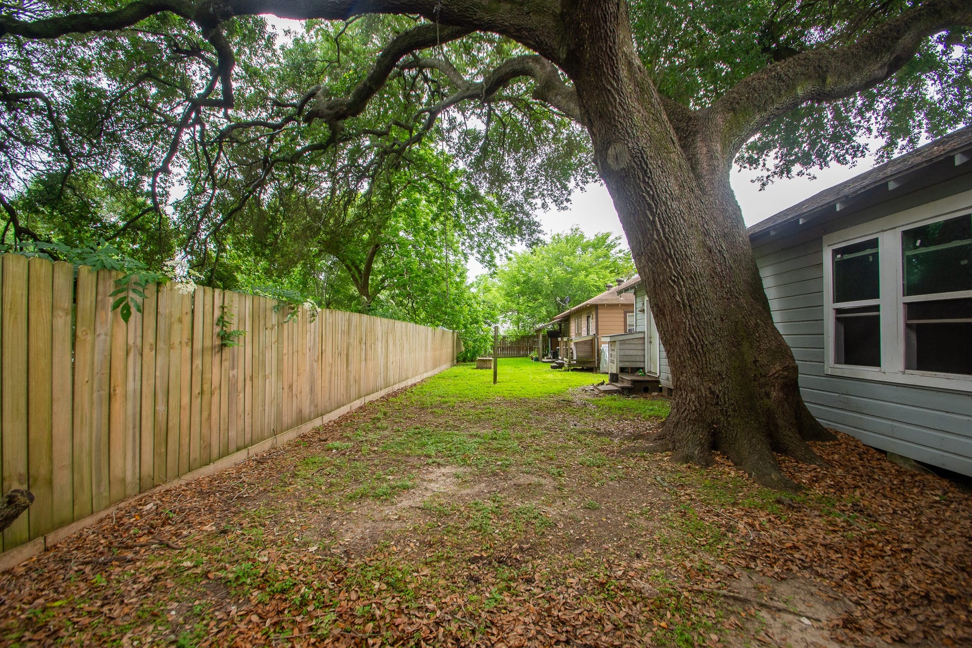 713 W Willis Street, Alvin, TX 77511 713 W Willis Street, Alvin, TX 77511