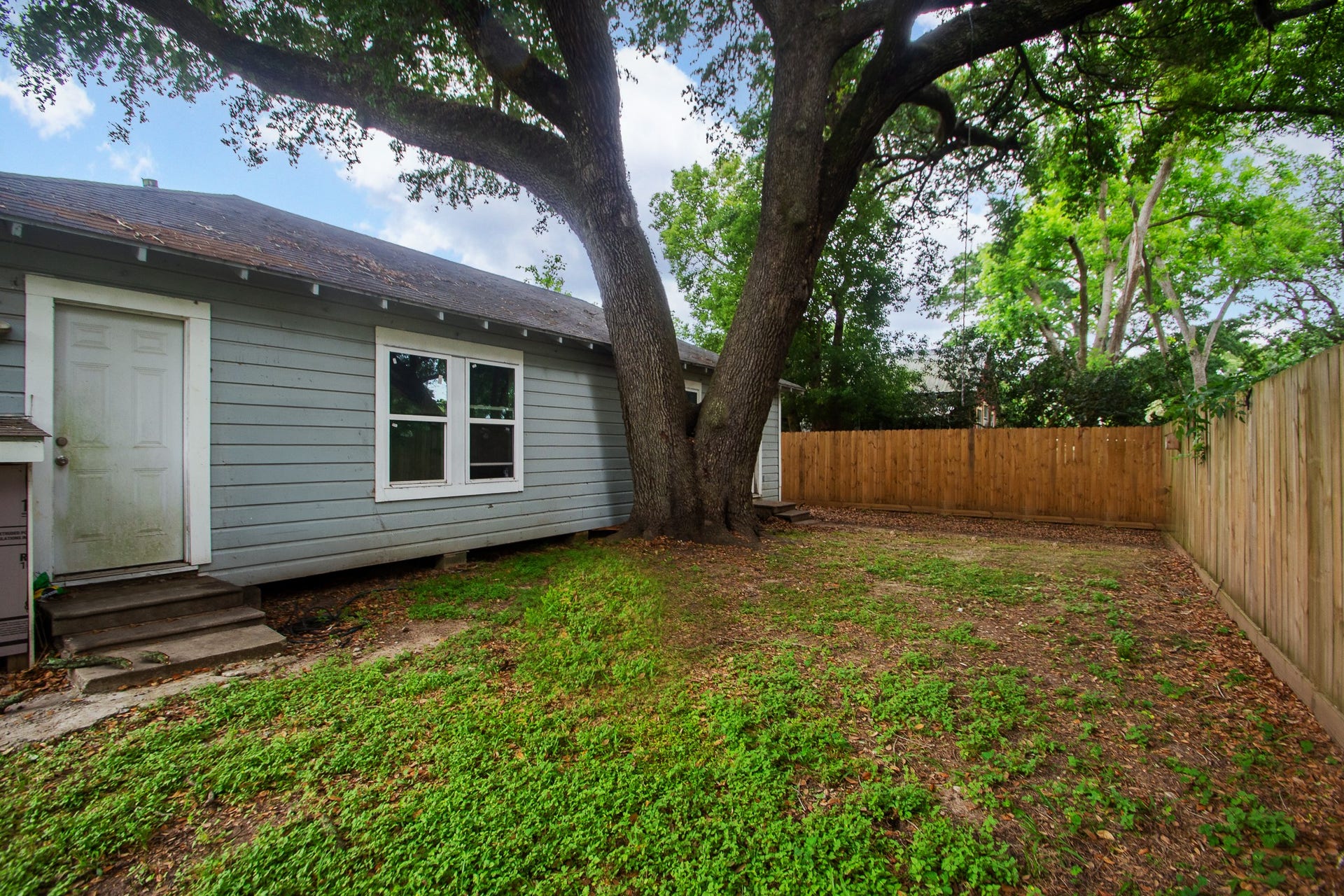 713 W Willis Street, Alvin, TX 77511 713 W Willis Street, Alvin, TX 77511
