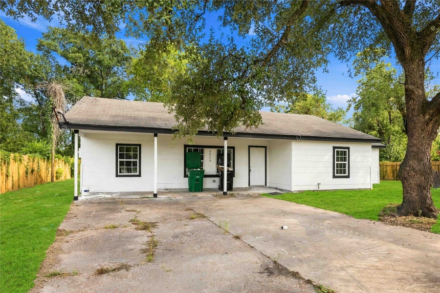 Property photo for 9210 Crestview Drive, Houston, TX