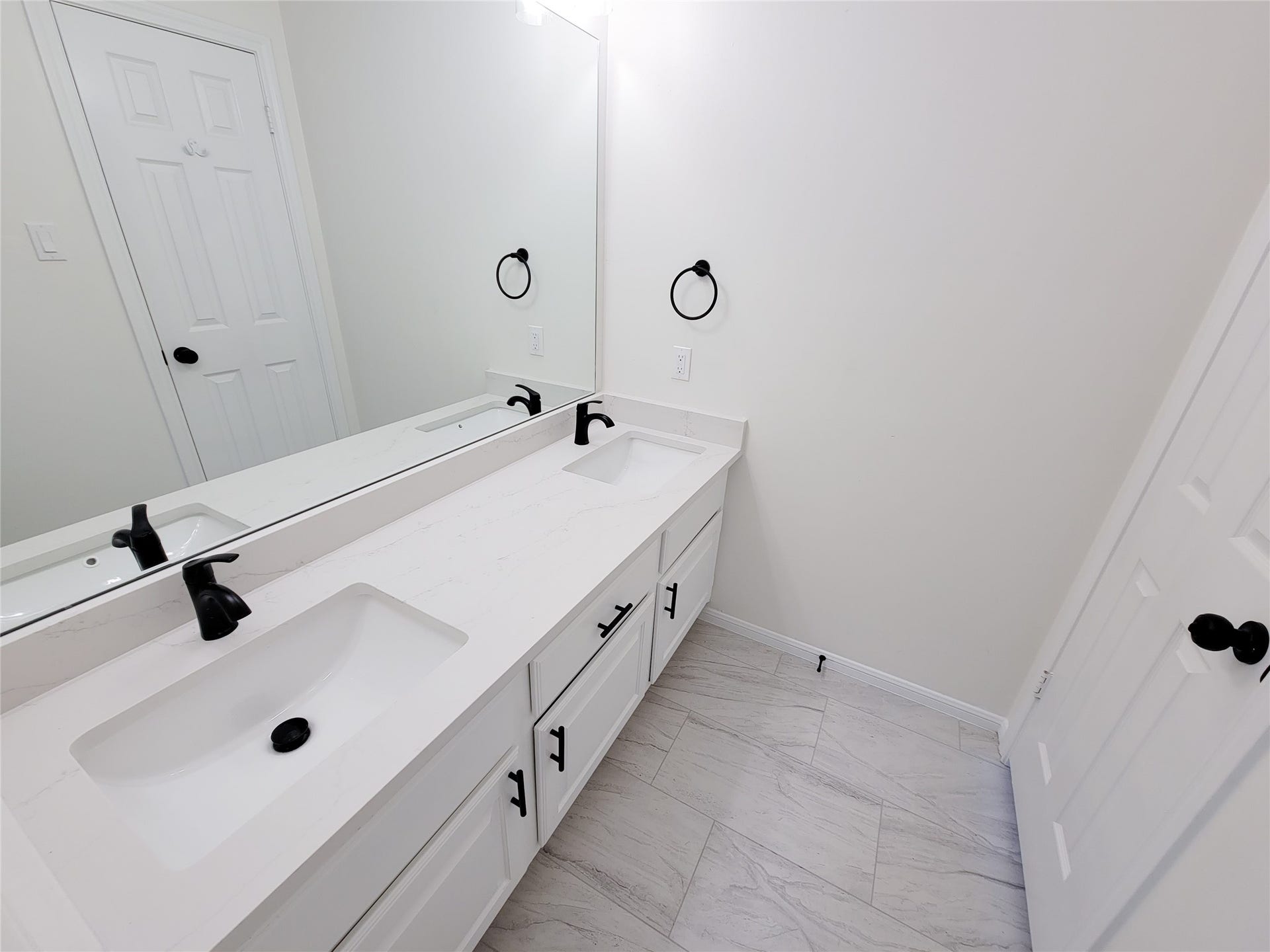 1422 Mabry Mill Road, Houston, TX 77062 1422 Mabry Mill Road, Houston, TX 77062