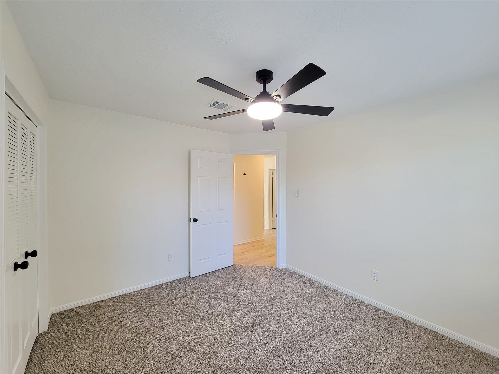 1422 Mabry Mill Road, Houston, TX 77062 secondary bedroom