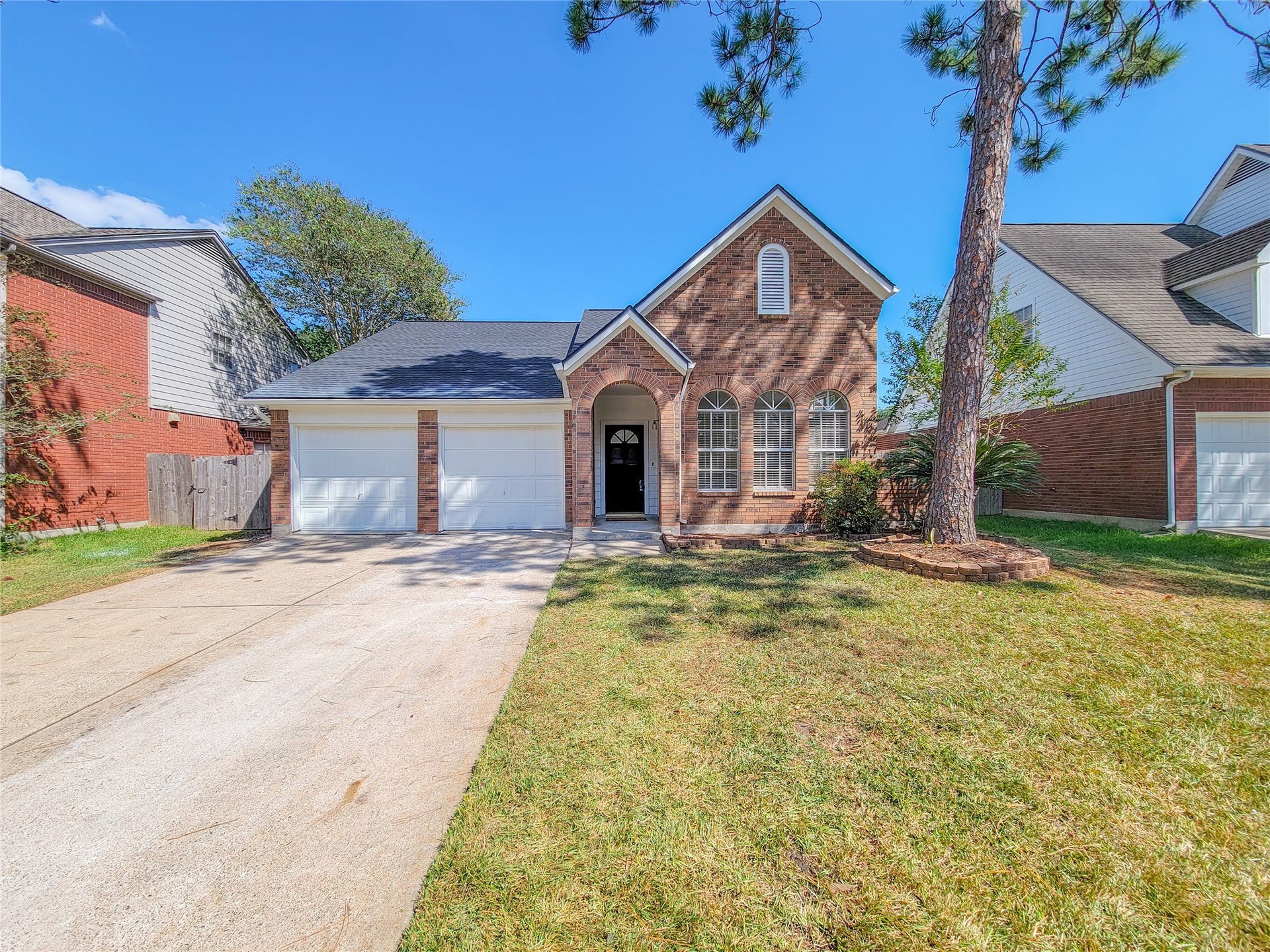 1422 Mabry Mill Road, Houston, TX 77062 beautiful curb appeal