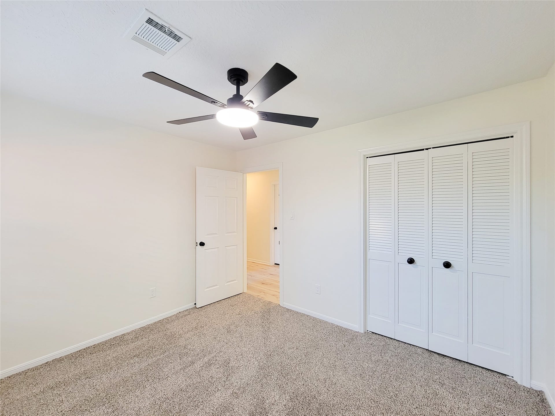 1422 Mabry Mill Road, Houston, TX 77062 secondary bedroom