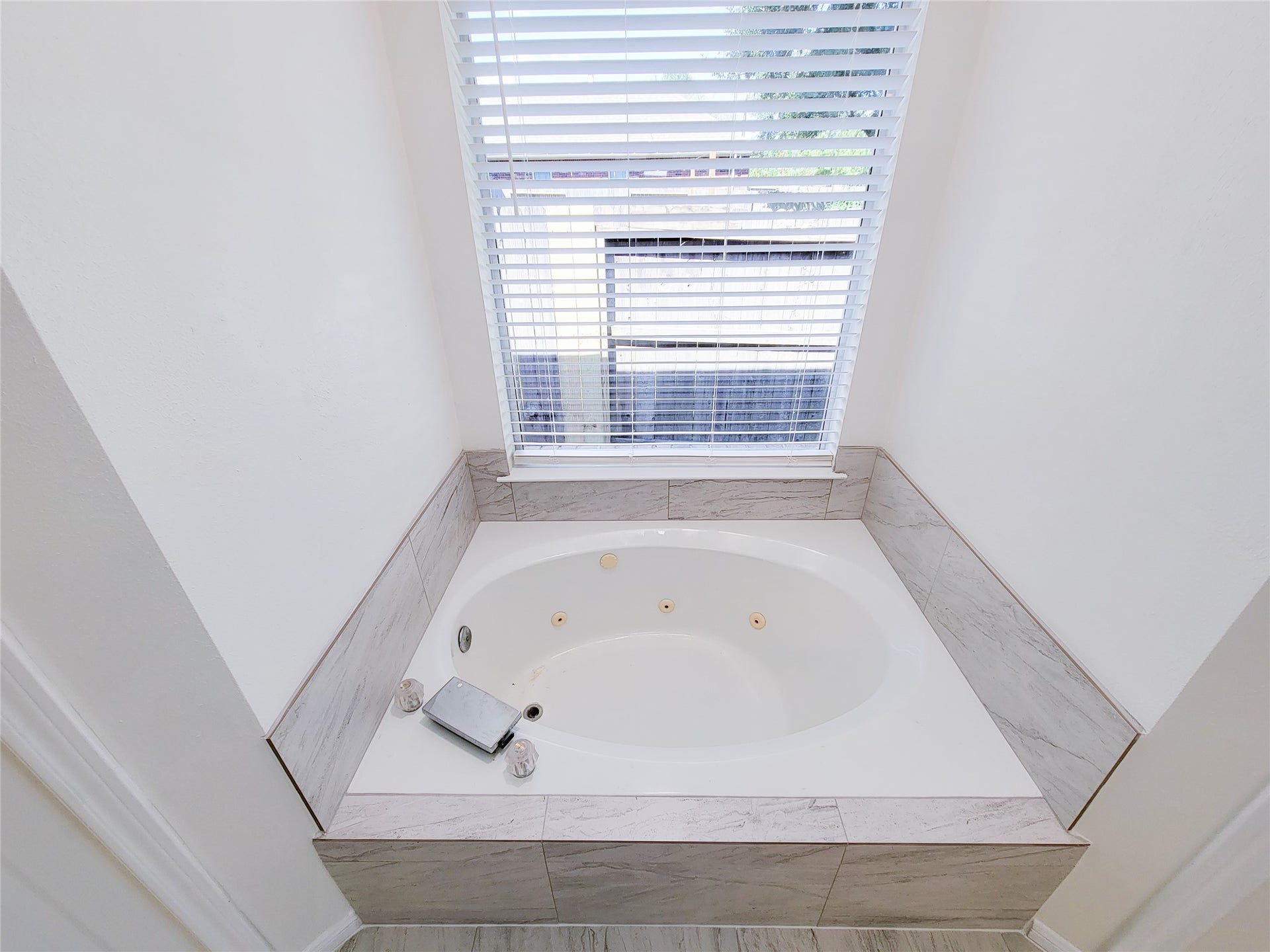 1422 Mabry Mill Road, Houston, TX 77062 1422 Mabry Mill Road, Houston, TX 77062